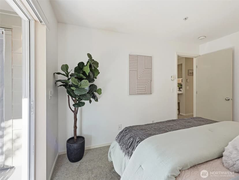 Property photo for 12345 Roosevelt Way Ne #310, Seattle photo 26
