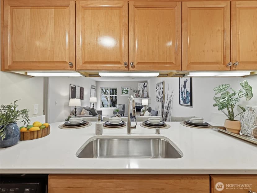 Property photo for 12345 Roosevelt Way Ne #310, Seattle photo 20