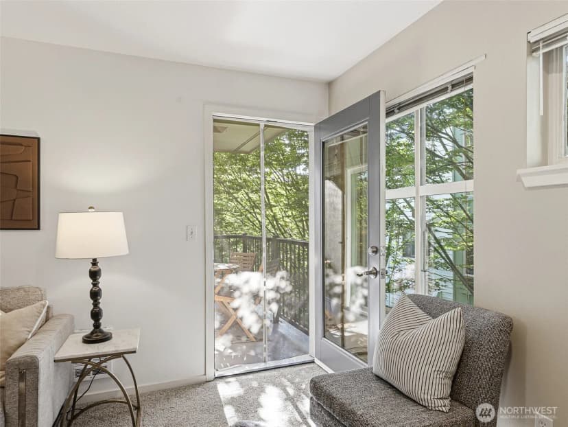 Property photo for 12345 Roosevelt Way Ne #310, Seattle photo 13