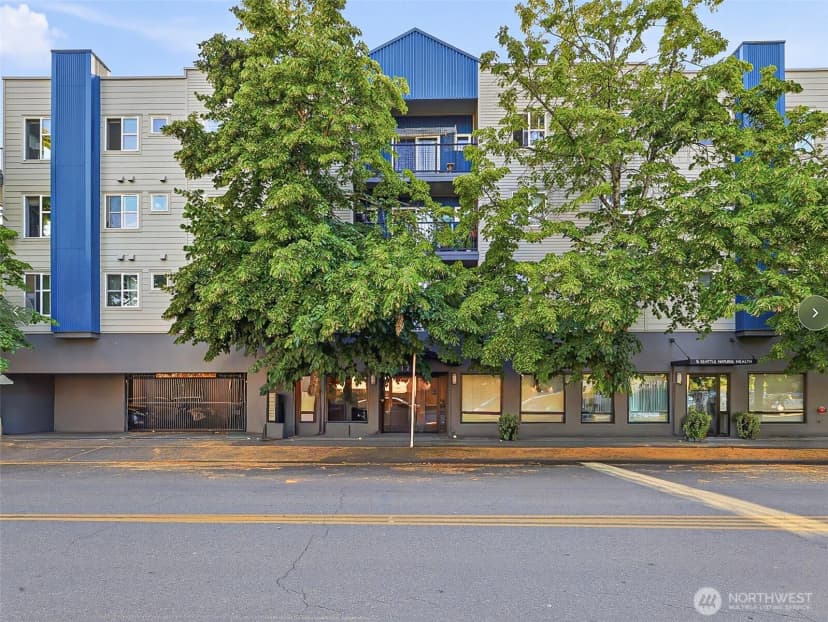 Property photo for 12345 Roosevelt Way Ne #310, Seattle photo 3
