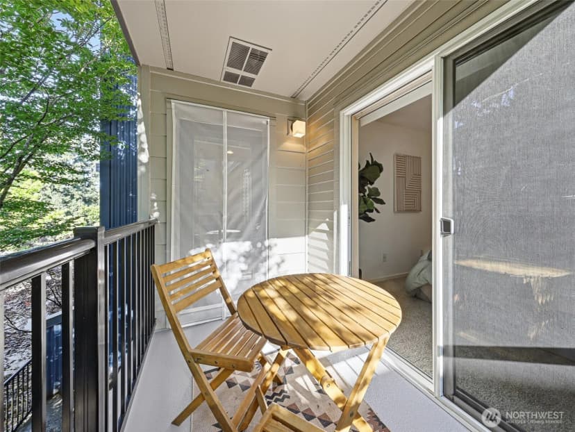 Property photo for 12345 Roosevelt Way Ne #310, Seattle photo 29