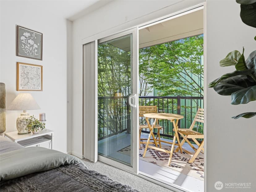 Property photo for 12345 Roosevelt Way Ne #310, Seattle photo 27