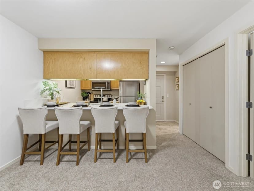 Property photo for 12345 Roosevelt Way Ne #310, Seattle photo 15