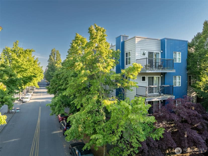 Property photo for 12345 Roosevelt Way Ne #310, Seattle photo 37