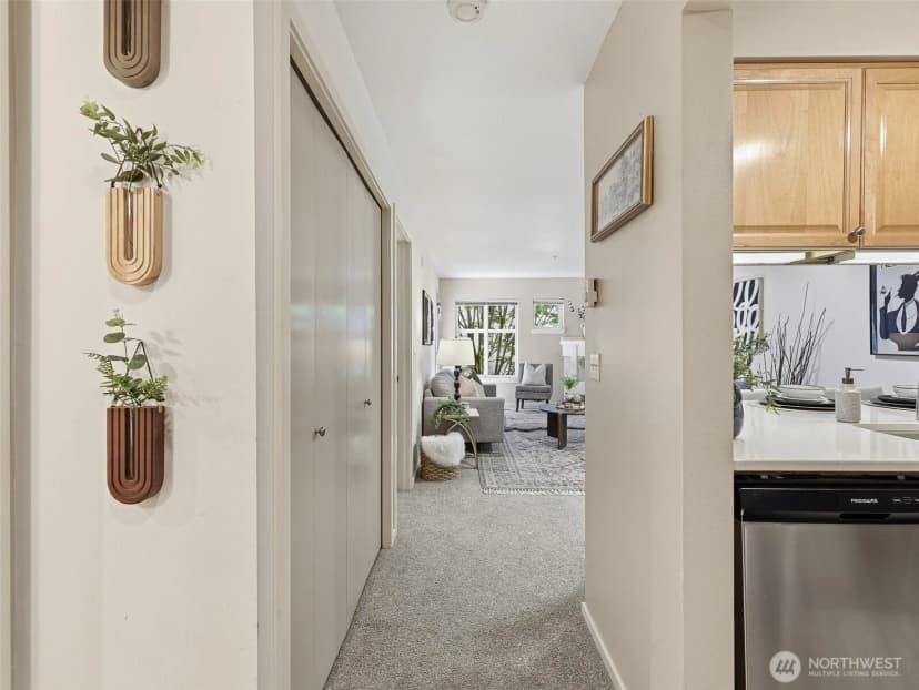 Property photo for 12345 Roosevelt Way Ne #310, Seattle photo 6