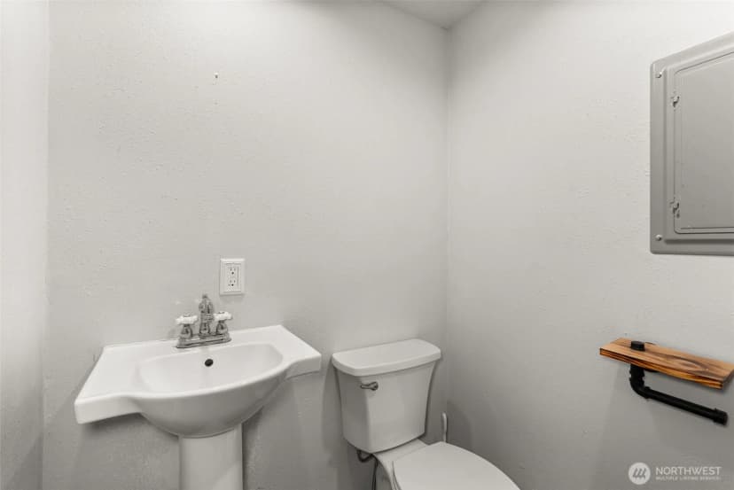 Property photo for 3115 & 3119 Zenkner Valley Road Sw, Centralia photo 30