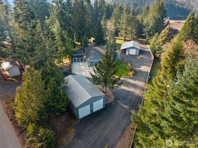 Property photo for 3115 & 3119 Zenkner Valley Road Sw, Centralia photo 2