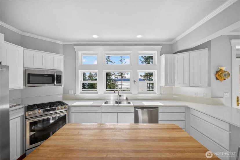 Property photo for 8651 Turners Bay Place, Anacortes photo 12