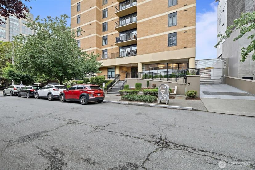 Property photo for 1300 University Street #4c, Seattle photo 30