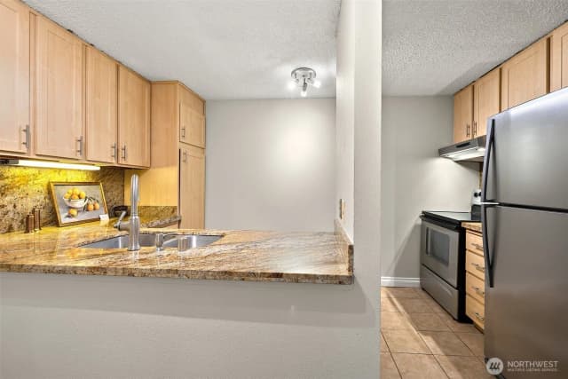 Property photo for 1300 University Street #4c, Seattle photo 4