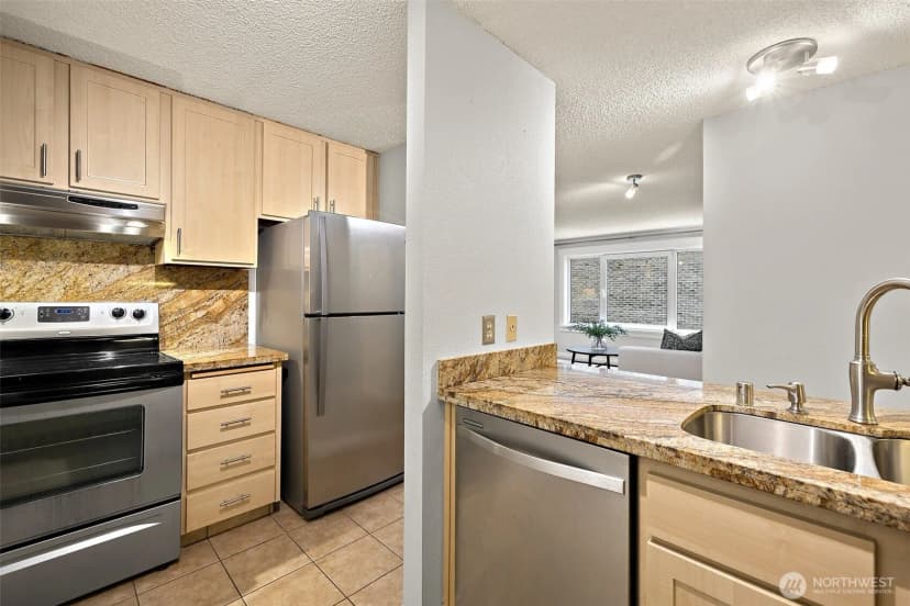 Property photo for 1300 University Street #4c, Seattle photo 5