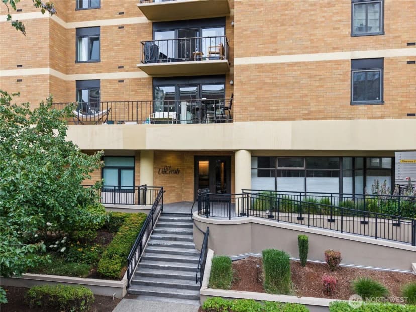 Property photo for 1300 University Street #4c, Seattle photo 33