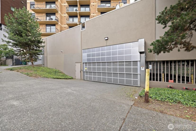 Property photo for 1300 University Street #4c, Seattle photo 27
