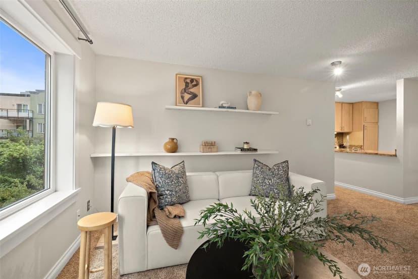 Property photo for 1300 University Street #4c, Seattle photo 2