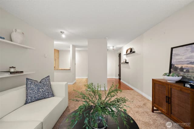 Property photo for 1300 University Street #4c, Seattle photo 3