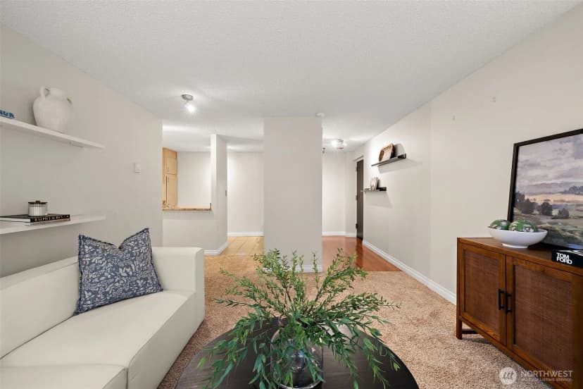 Property photo for 1300 University Street #4c, Seattle photo 3
