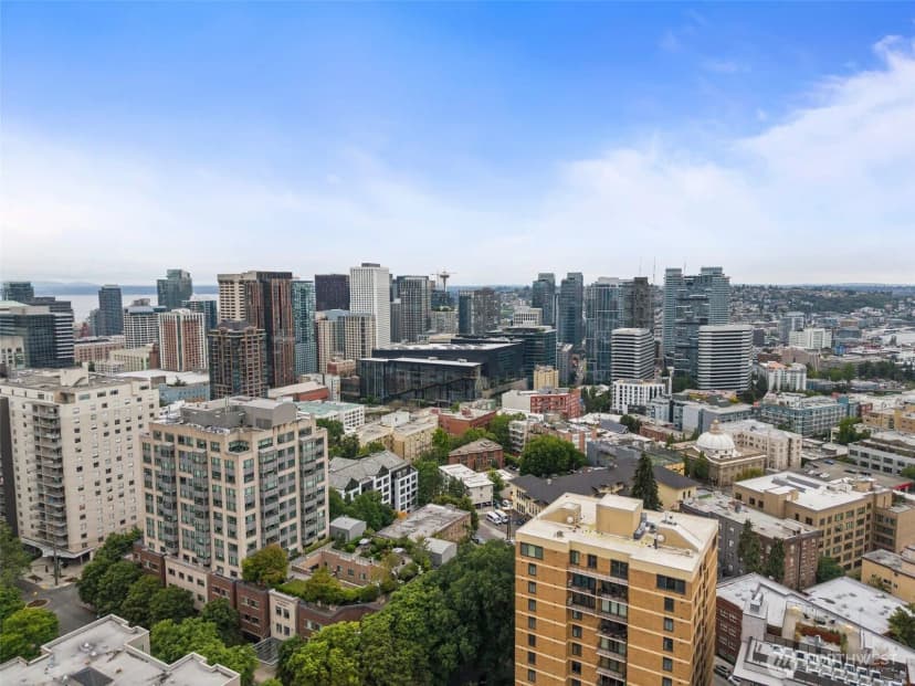Property photo for 1300 University Street #4c, Seattle photo 31