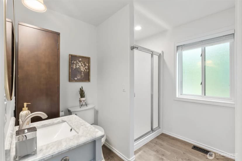 Property photo for 1017 221st Avenue Se, Sammamish photo 19