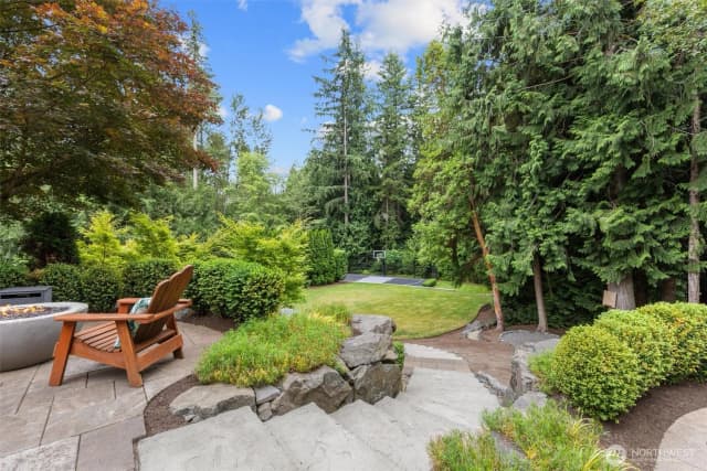 Property photo for 1017 221st Avenue Se, Sammamish photo 2
