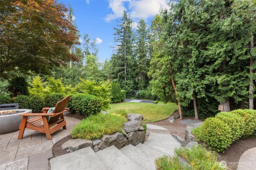 Property photo for 1017 221st Avenue Se, Sammamish photo 2