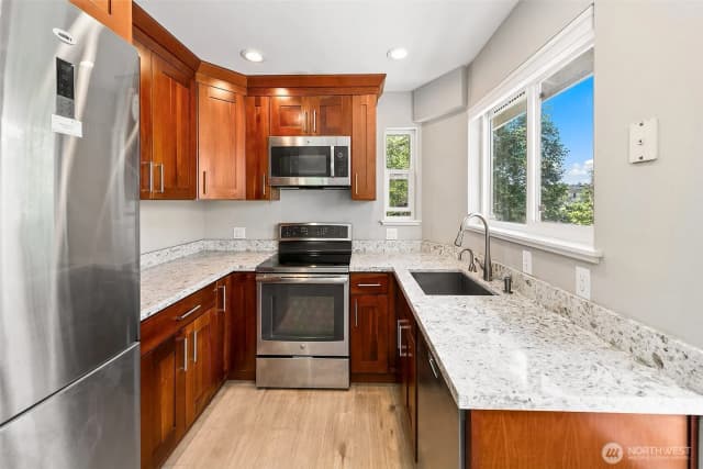 Property photo for 27917 10th Avenue S #2, Des Moines photo 4