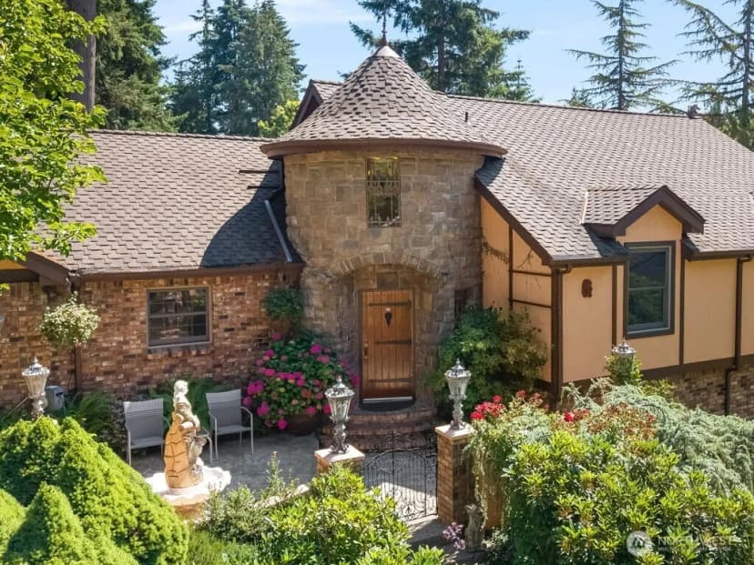 Property photo for 2706 Walnut Loop Nw, Olympia