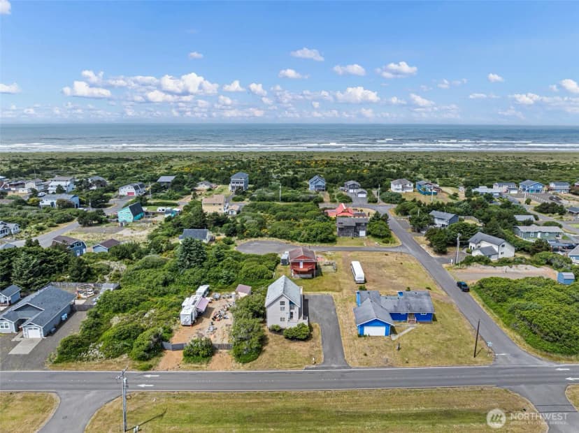 Property photo for 885 Ocean Shores Boulevard Sw, Ocean Shores photo 36