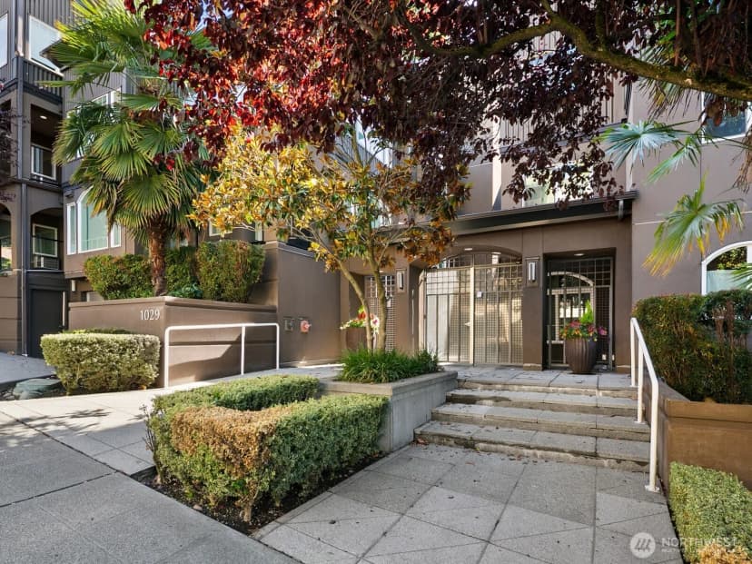 Property photo for 1029 Belmont Avenue E #305, Seattle photo 3