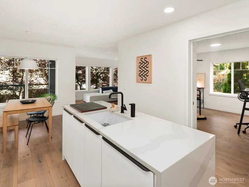 Property photo for 1029 Belmont Avenue E #305, Seattle photo 13