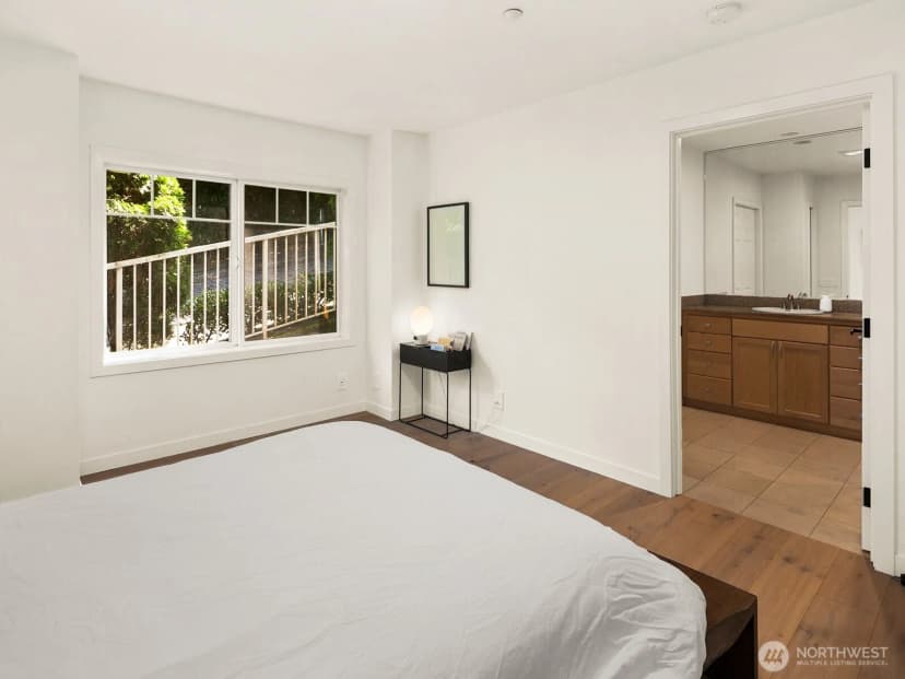 Property photo for 1029 Belmont Avenue E #305, Seattle photo 15