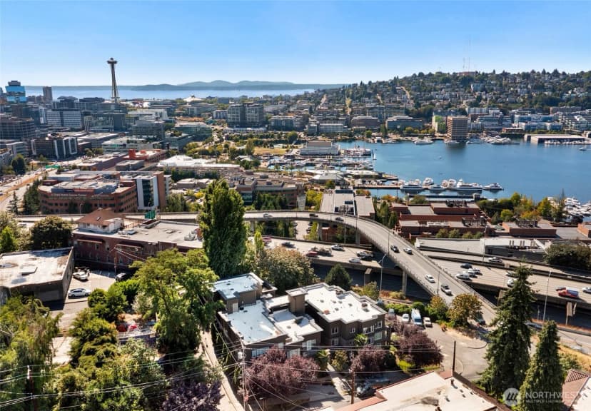 Property photo for 1029 Belmont Avenue E #305, Seattle photo 24
