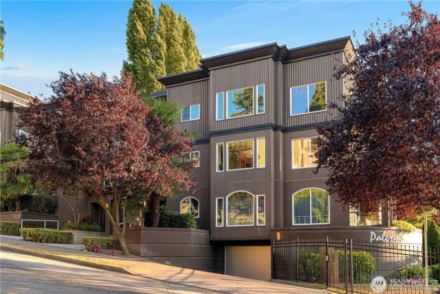 Property photo for 1029 Belmont Avenue E #305, Seattle photo 2
