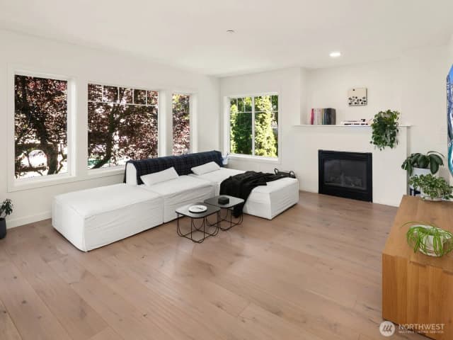Property photo for 1029 Belmont Avenue E #305, Seattle photo 5