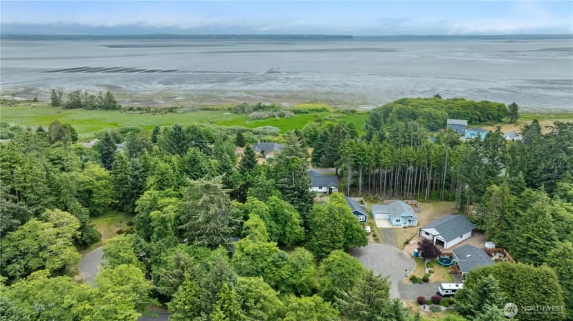 Property photo for 127 Glover Court Ne, Ocean Shores photo 7