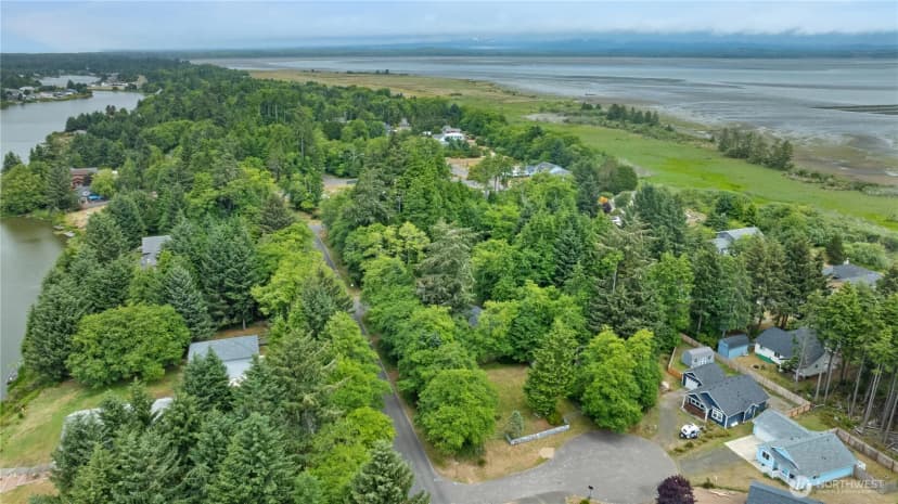 Property photo for 127 Glover Court Ne, Ocean Shores photo 8