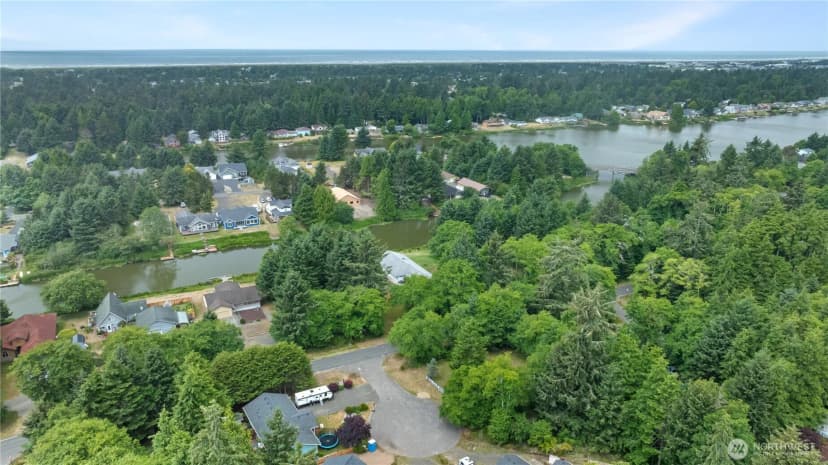 Property photo for 127 Glover Court Ne, Ocean Shores photo 5