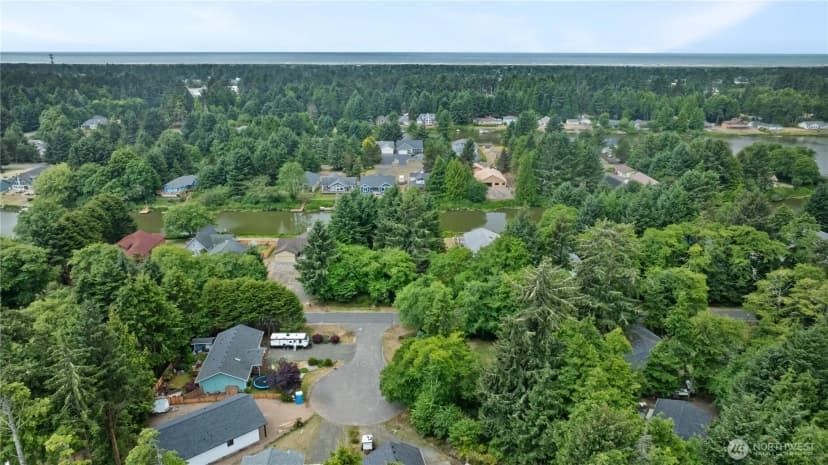 Property photo for 127 Glover Court Ne, Ocean Shores photo 6