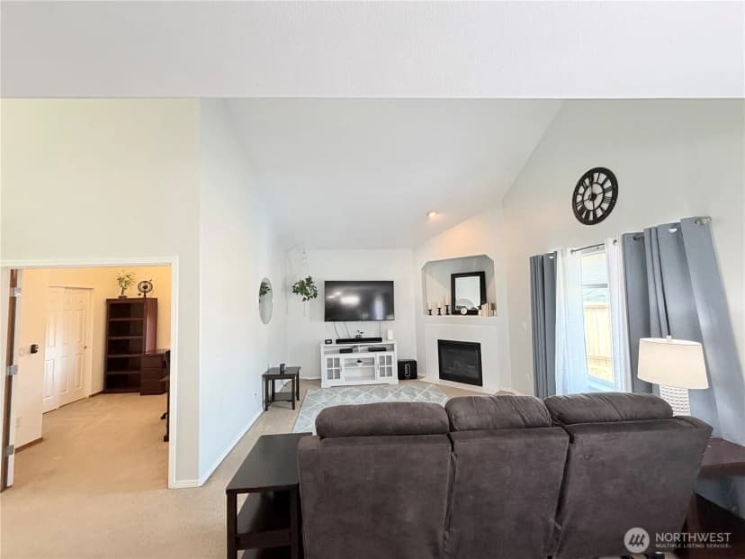 Property photo for 9121 Paradise View Street Se, Yelm photo 11