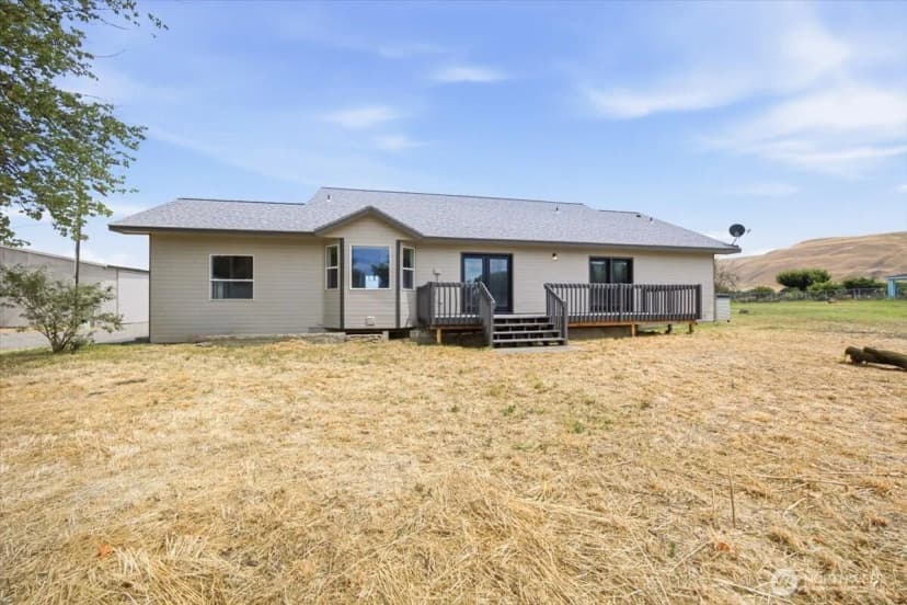 Property photo for 100608 W Old Inland Empire Hwy, Prosser photo 15