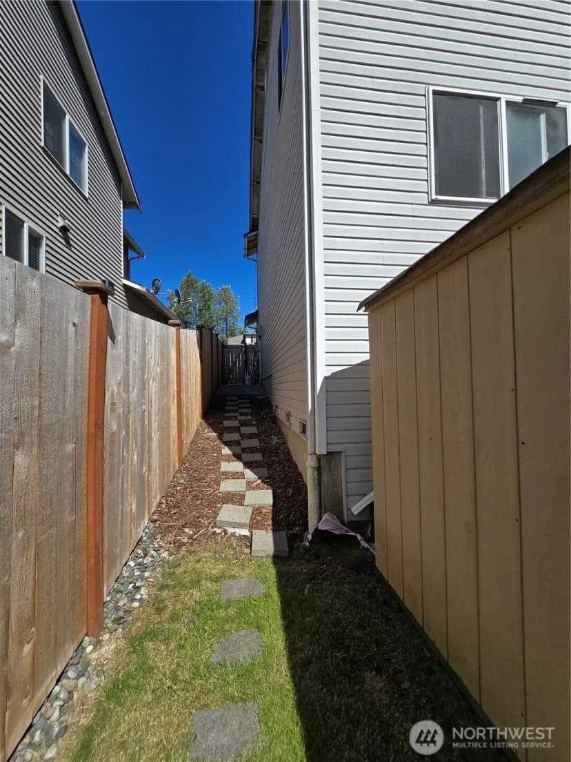 Property photo for 6608 79th Drive Ne, Marysville photo 9