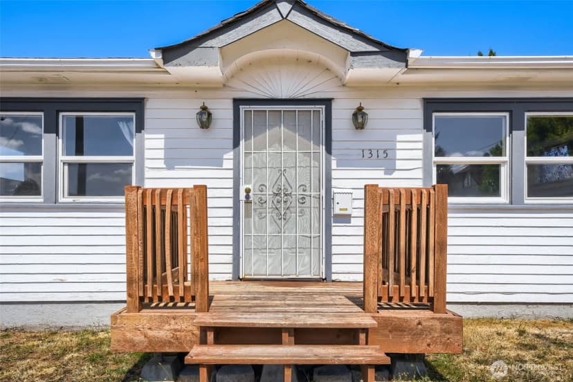 Property photo for 1315 S 43rd St, Tacoma photo 10