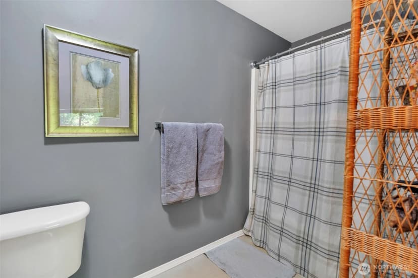 Property photo for 4304 S 220th Place, Kent photo 24