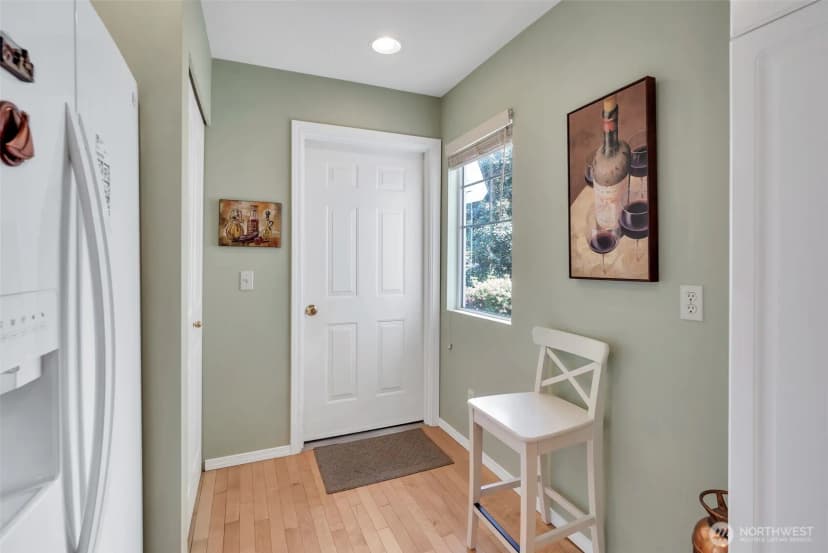 Property photo for 4304 S 220th Place, Kent photo 19