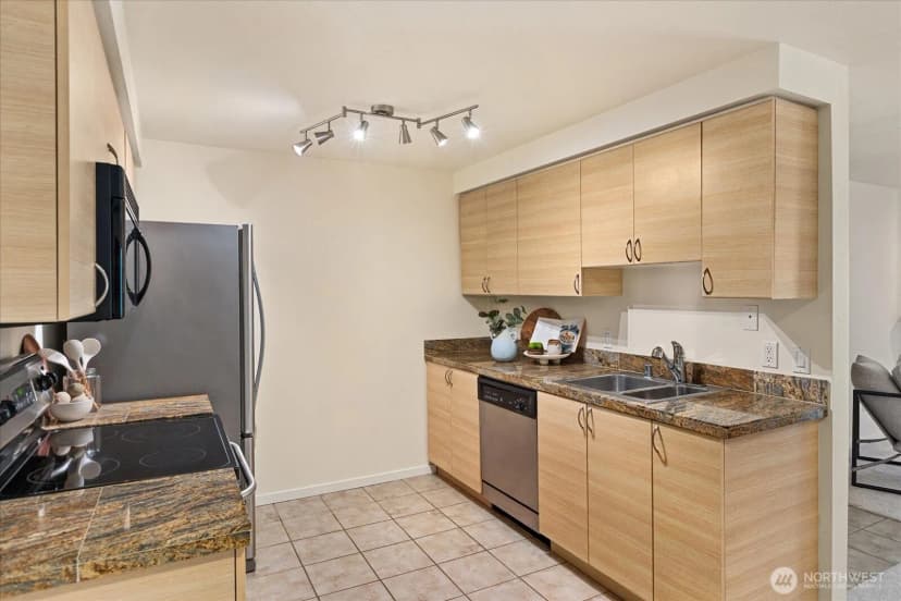 Property photo for 929 3rd Avenue #f301, Kirkland photo 10