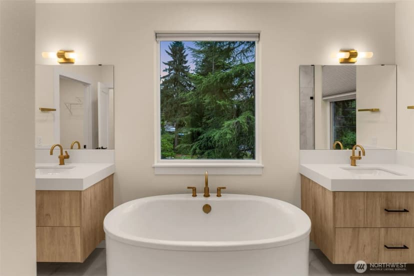 Property photo for 8409 Ne 137th Street, Kirkland photo 23