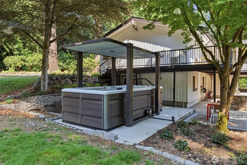 Property photo for 20425 Little Bearcreek Road, Woodinville photo 31