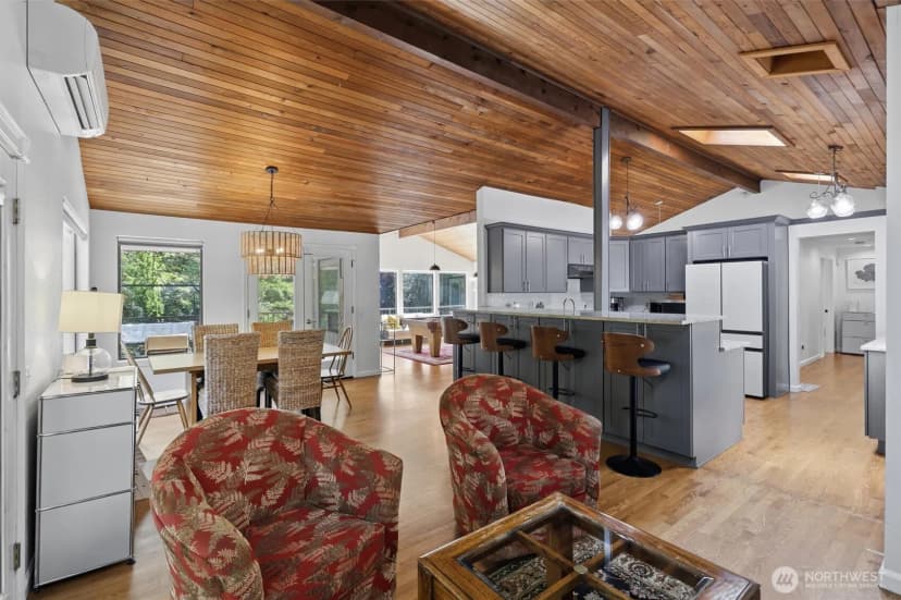 Property photo for 20425 Little Bearcreek Road, Woodinville photo 6