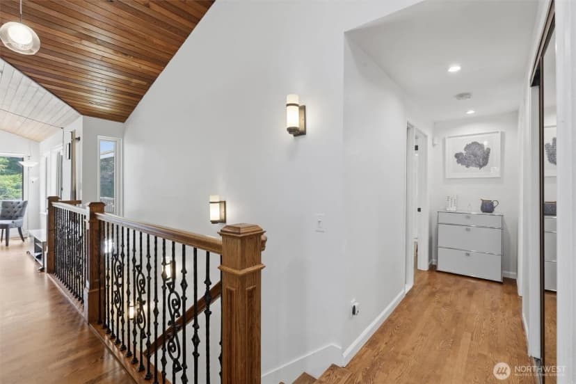 Property photo for 20425 Little Bearcreek Road, Woodinville photo 10