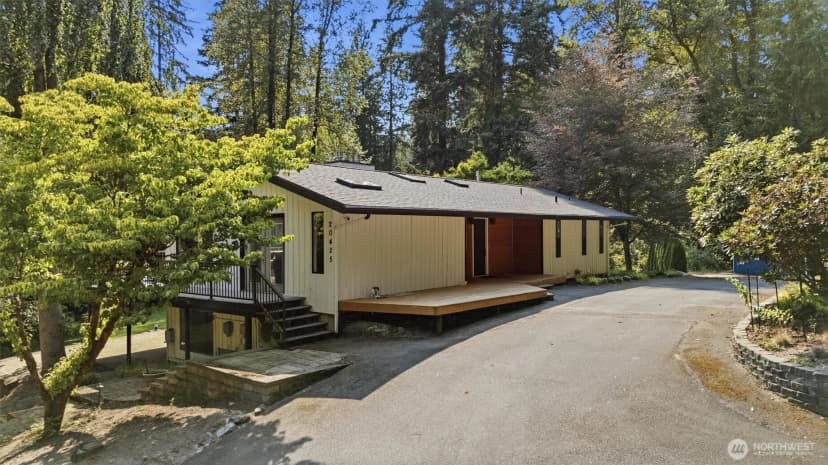 Property photo for 20425 Little Bearcreek Road, Woodinville photo 2