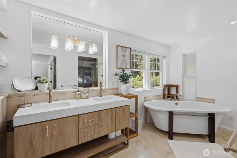 Property photo for 20425 Little Bearcreek Road, Woodinville photo 14